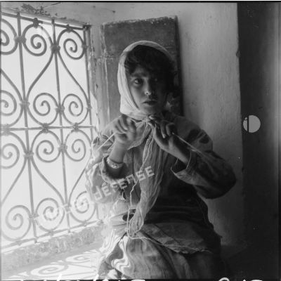 Une écolière de Khangat-Sidi-Nadji.