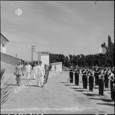 Région d'Alger, cérémonie à l'Ecole militaire préparatoire nord-africaine (EMPNA).