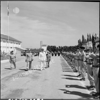 Région d'Alger, cérémonie à l'Ecole militaire préparatoire nord-africaine (EMPNA).