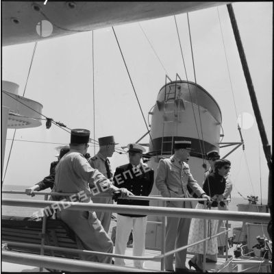 Voyage du général Salan à bord de l'escorteur "Arabe".