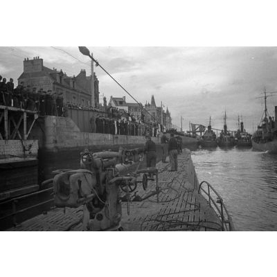 Retour à Saint-Nazaire du sous-marin U-553 commandé par le capitaine de corvette Karl Thurmann.