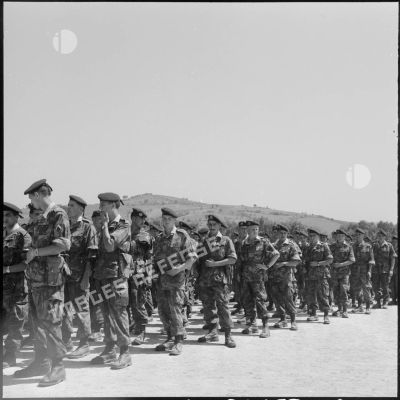 Départ d'Algérie des troupes participant à la cérémonie du 14 juillet 1957 à Paris.