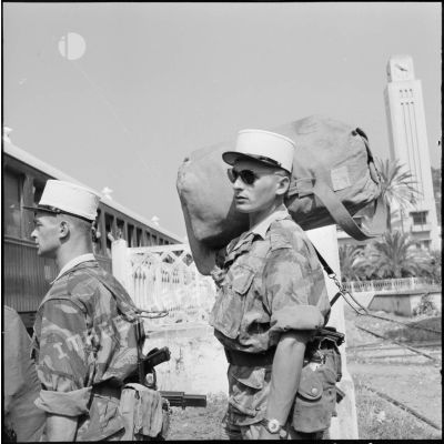 Gare de Philippeville. Départ des légionnaires du 2e régiment étranger de parachutistes (REP).