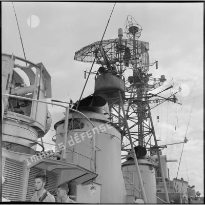 Les radars du bateau escorteur d'escadre "Duperré".