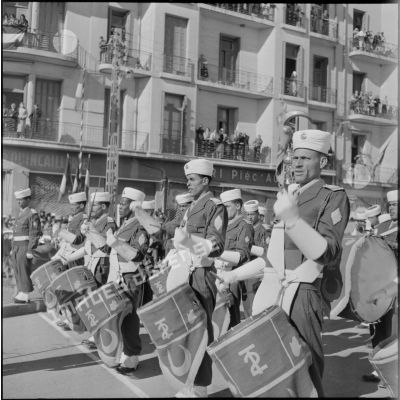 Musiciens de la nouba du 2e régiment des tirailleurs algériens (RTA).