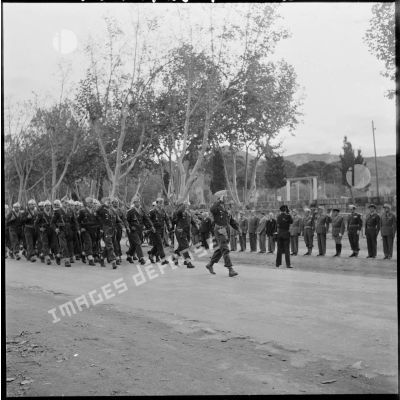 Le défilé du  29ème bataillon des tirailleurs algériens (BTA).