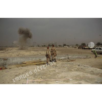 Opérations de déminage des plages de Koweit City par les hommes du 17e RGP (régiment du génie parachutiste).