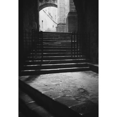 Lors de la visite du Mont-Saint-Michel, l'escalier abbatial.