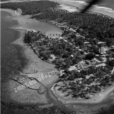 Vue aérienne d'Amanu.[Description en cours]