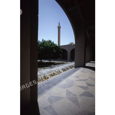 Minaret et fontaines à CRK (camp du roi Khaled).
