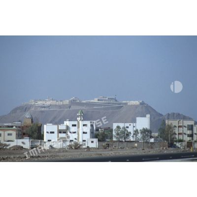 Medine, ville sainte de l'Islam située au nord-est de Yanbu.