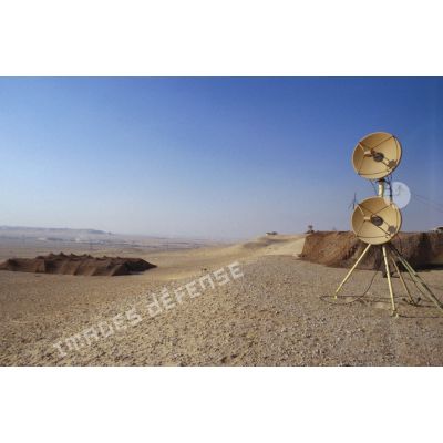 Sur la BA (base aérienne) d'Al Ahsa, le site d'installation du système radar de basse altitude Aladin (autonome léger à déploiement instantané) est sous la protection des fusiliers commandos de l'Armée de l'Air.