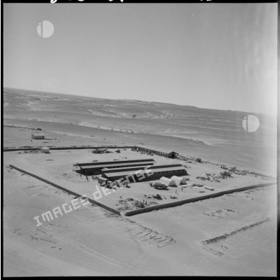 Vue aérienne du camp du gisement de minerai de fer de Djebilet.