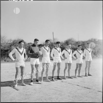 L’équipe de handball du centre des fusiliers marins Siroco de Cap Matifou.