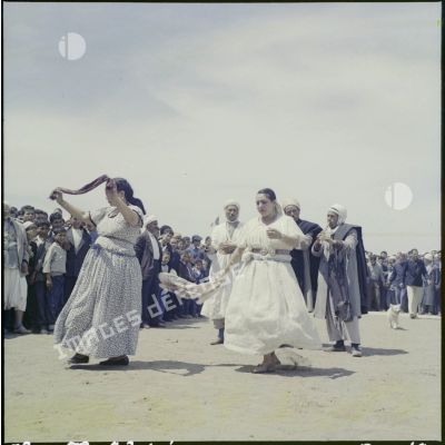 Danse des femmes lors de la fête de l'Aïd El-Seghir à Maison Carrée.