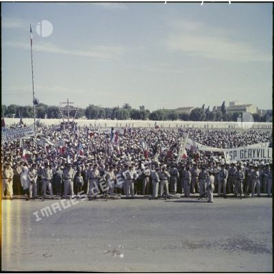 La foule à Alger lors de la venue du général de Gaulle.
