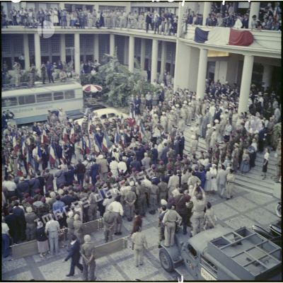 L'entrée du palais du gouvernement général à Alger, lors de la venue du général de Gaulle.