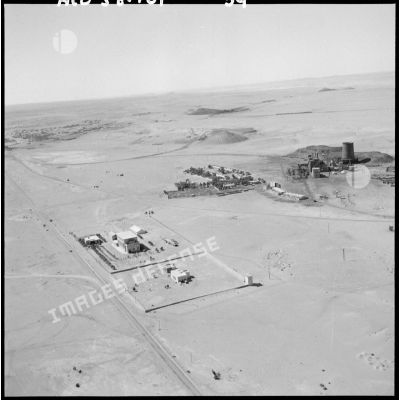 Vue aérienne de la centrale et de la station de pompage de Kenadsa.