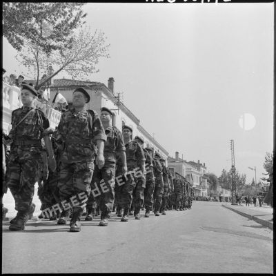 Défilé du 2ème régiment de parachustistes coloniaux (RPC).
