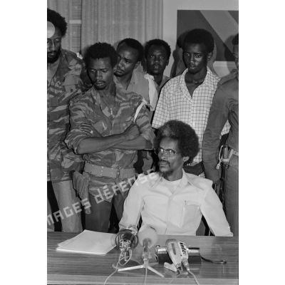 Portrait du Président Goukouni Ouedeï lors d'une conférence de presse dans sa résidence de N'Djamena.  [légende d'origine]