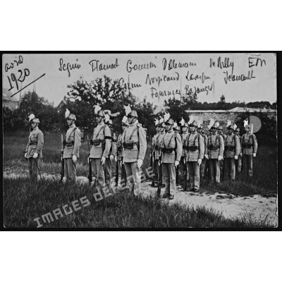 1919-1920. Section de la Victoire. 5e compagnie Curnier. A gauche : capitaine Lalande [...]. [légende d'origine]