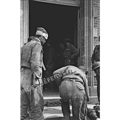 Commandos canadiens capturés après le raid sur Dieppe (opération Jubilee).