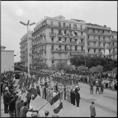Cérémonie militaire à Alger.
