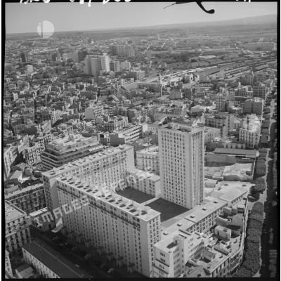 Oran. Vue aérienne de la cité Lescure.