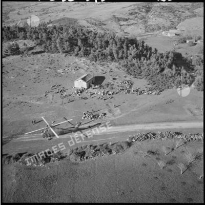Vue aérienne du village de Hendou en Kabylie.