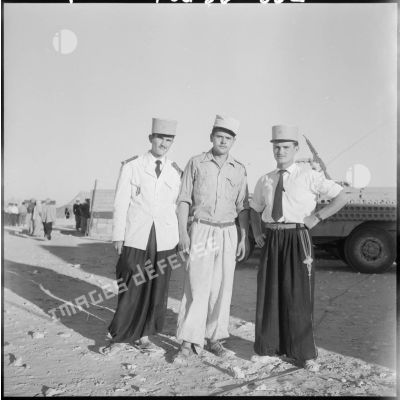 Portrait de trois soldats du 2e groupement motorisé saharien (GMS).