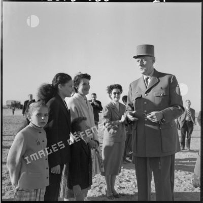 Hassi Messaoud. Visite du général de Gaulle.