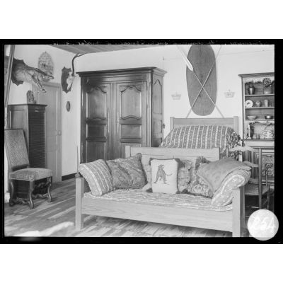 Clemenceau, sa chambre à coucher / bureau à Bélébat en Vendée - 1921. [légende d'origine]