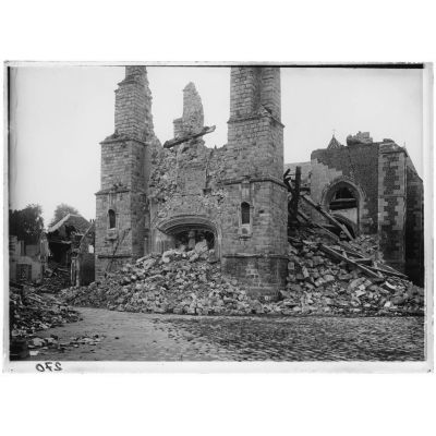 [Eglise en ruines.]