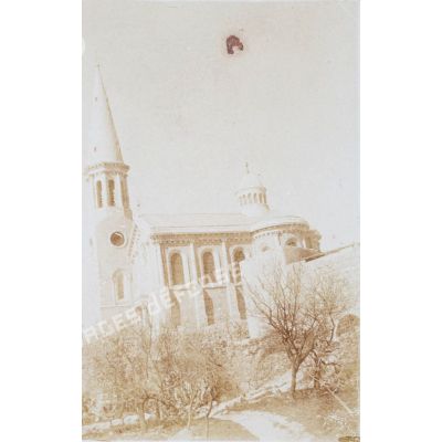 [Une église, juin 1923 - mars 1924.]