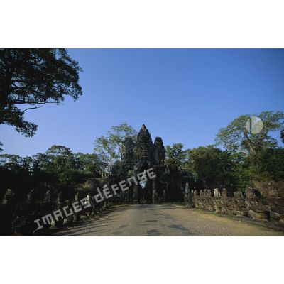 Porte d'entrée sur le site d'Angkor Vat.