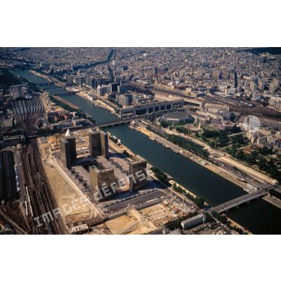 Paris 13e et 12e. La Seine d'est en ouest.