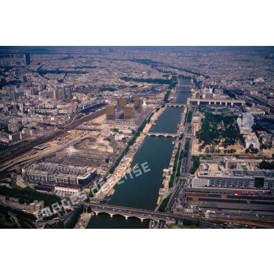 Paris 13e et 12e. La Seine d'est en ouest.
