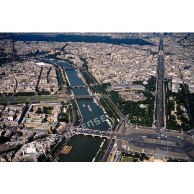 Paris 8e et 7e. La Seine d'est en ouest.