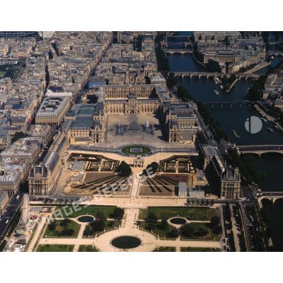Paris 1er. Le palais du Louvre d'ouest en est.