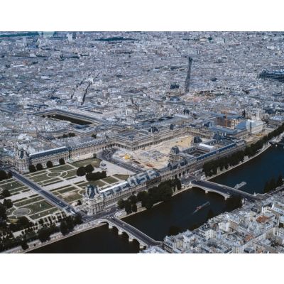 Paris 1er. Le Palais du Louvre et le jardin des Tuileries.