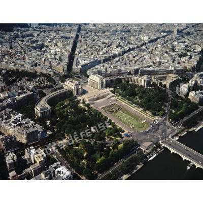 Paris 16e. Palais de Chaillot (vue de côté Ouest-Est).