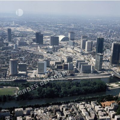 Paris La Défense (92). Vue générale de la zone A prise depuis Neuilly.