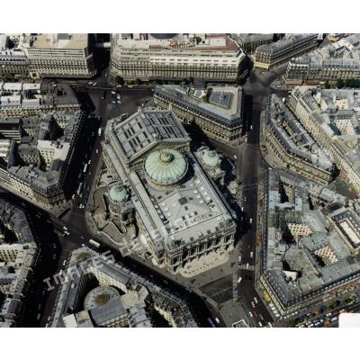 Paris 9e. Gros plan sur les toits de l'Opéra de Paris.
