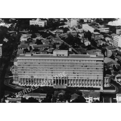 République du Sénégal, Dakar, 1957. Le bâtiment des services gouvernementaux.