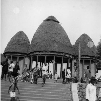 République unie du Cameroun, région Bamiléké, 1952. Le marché de Dschang.