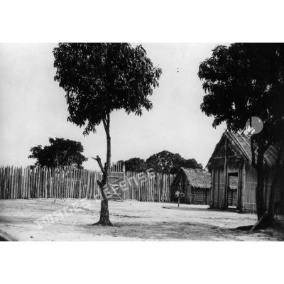 République malgache, 1949. Habitation Sakalava.