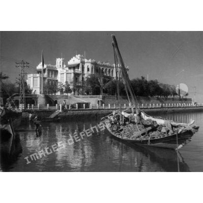 Djibouti, territoire français des Afars et des Issas, 1949. Djibouti. Le Palais du haut commissaire de la République.