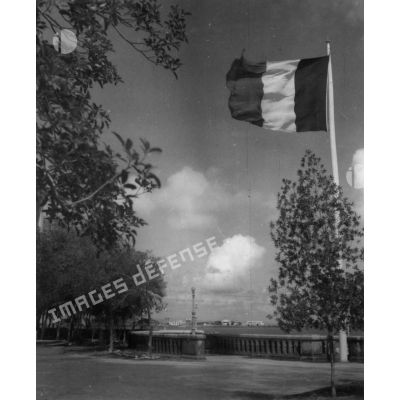 Djibouti, territoire français des Afars et des Issas, 1950. Djibouti. Terrasse du Palais du Haut commissaire de la République.