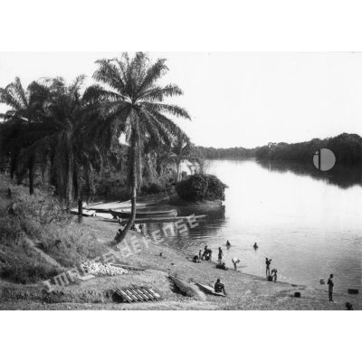 République Gabonaise, Mouila, 1944. Le débarcadère sur la N'Gounié.