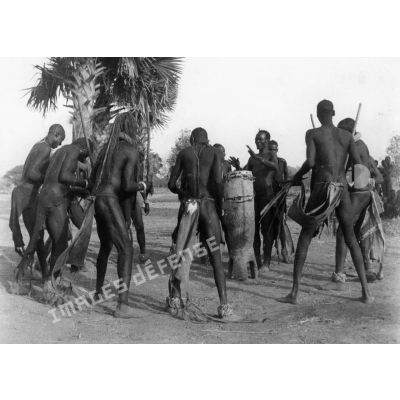 République du Tchad, région de Bongor, 1944. Danseurs Banana.